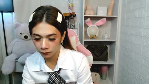 exotictssavie online show from 1, 2, 2025