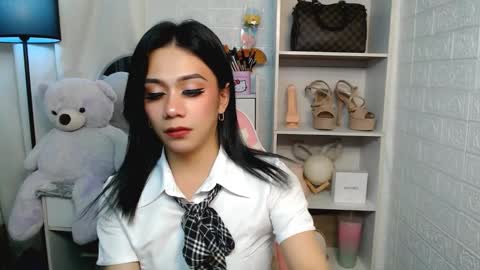 exotictssavie online show from 25, 2, 2025