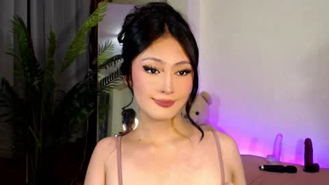 Candy  online show from 15, 12, 2024