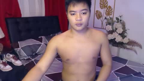 Snapshot of expensive_clark chatting on 5, 10, 2025 expensive_clark online show from 5, 10, 2025