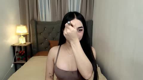 Snapshot of expensivets_chloe chatting on 15, 9, 2025 chloee online show from 15, 9, 2025