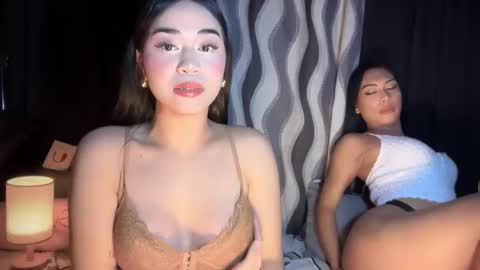 Snapshot of expensivets_chloe chatting on 12, 10, 2025 chloee online show from 12, 10, 2025