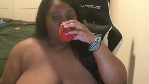 Miss Kitty online show from 4, 11, 2025