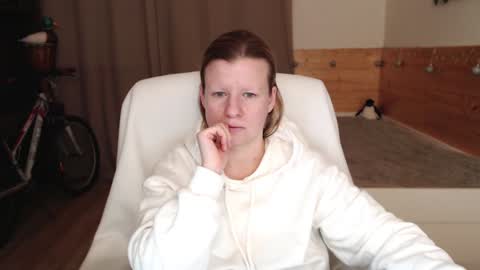 Snapshot of exponentex5 chatting on 4, 12, 2024 Crystal online show from 4, 12, 2024