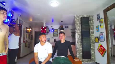 extrangers online show from 27, 1, 2025