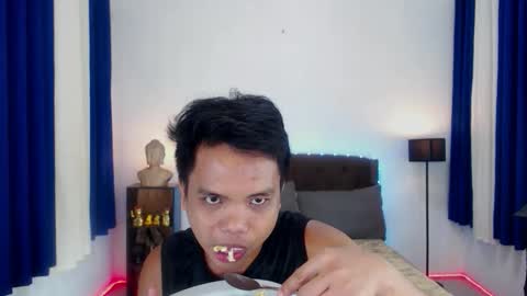 Snapshot of extraservice69menx chatting on 21, 10, 2025 JOHNDAVE online show from 21, 10, 2025