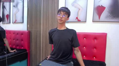 Snapshot of eyden_connor chatting on 27, 3, 2026 Eyden online show from 27, 3, 2026