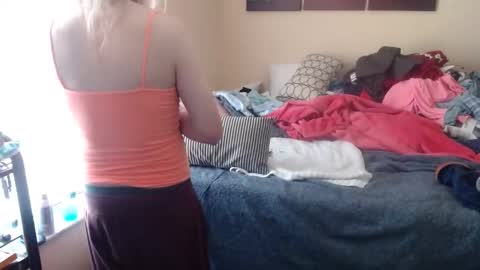 Snapshot of eyeswall0w chatting on 16, 9, 2025 eyeswall0w online show from 16, 9, 2025