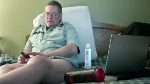 Eyeswideshut63 online show from 12, 2, 2025