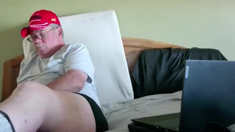 Eyeswideshut63 online show from 18, 10, 2025