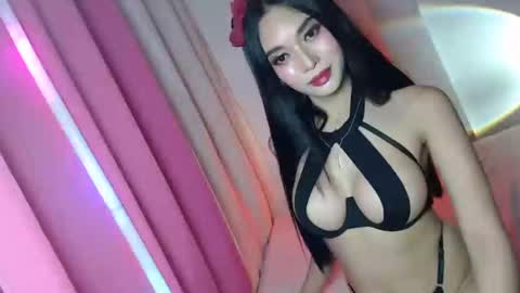 Snapshot of eyez0nm3 chatting on 22, 12, 2024 NewKarina online show from 22, 12, 2024