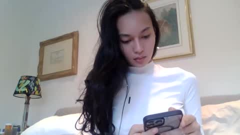 Snapshot of eyez0nm3 chatting on 4, 1, 2025 NewKarina online show from 4, 1, 2025