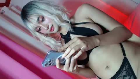 Snapshot of eyez0nm3 chatting on 20, 2, 2025 NewKarina online show from 20, 2, 2025