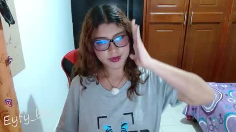 Nadia online show from 5, 1, 2026