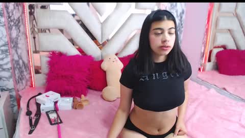 eylin_sofia online show from 7, 1, 2025