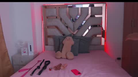 eylin_sofia online show from 7, 3, 2025