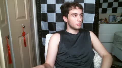 Ezra Naamah online show from 2, 2, 2025