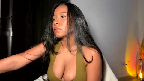 Snapshot of fabianna_laraa chatting on 16, 12, 2025 Thianna online show from 16, 12, 2025