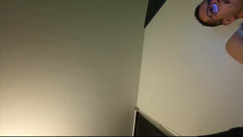 Snapshot of fabistrubis chatting on 17, 12, 2025 fabistrubis online show from 17, 12, 2025