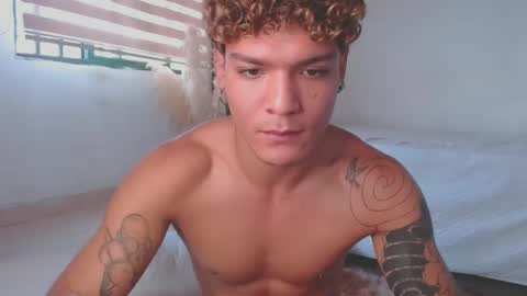 Snapshot of fabrizio_amery chatting on 10, 1, 2025 -  A N D E R online show from 10, 1, 2025