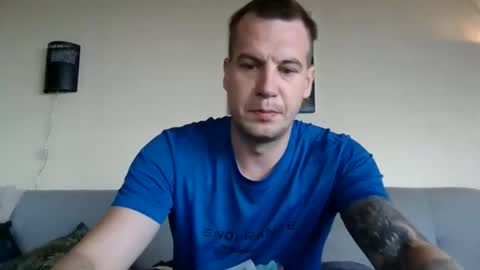 Snapshot of fack69ogsazzy69 chatting on 12, 9, 2025 Dennis online show from 12, 9, 2025