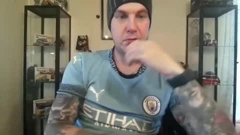 Dennis online show from 10, 11, 2025