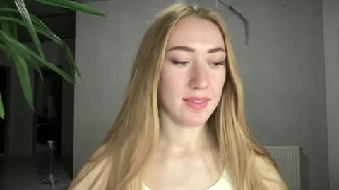 fairy_face online show from 12, 10, 2025