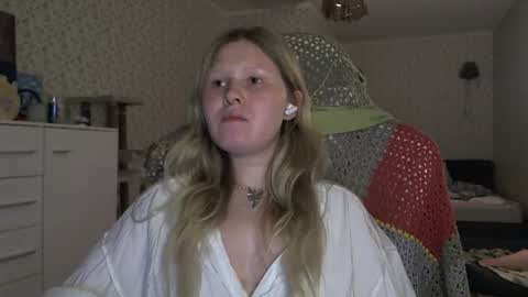 Snapshot of fairydreams_ chatting on 21, 10, 2025 Arisha online show from 21, 10, 2025