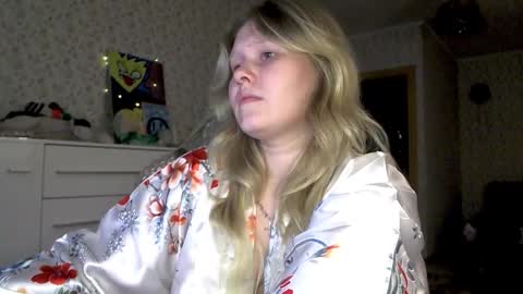 Snapshot of fairydreams_ chatting on 5, 11, 2025 Arisha online show from 5, 11, 2025