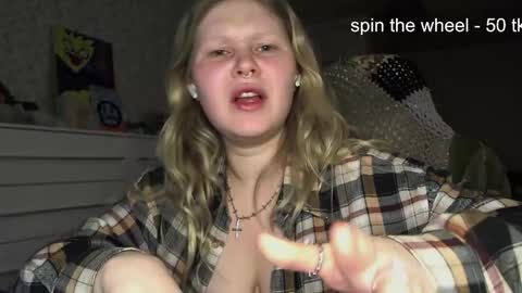 Snapshot of fairydreams_ chatting on 7, 11, 2025 Arisha online show from 7, 11, 2025