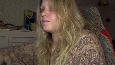 Snapshot of fairydreams_ chatting on 26, 11, 2025 Arisha online show from 26, 11, 2025