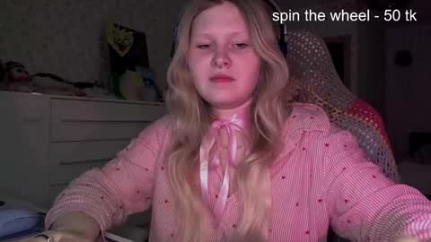 Snapshot of fairydreams_ chatting on 28, 11, 2025 Arisha online show from 28, 11, 2025