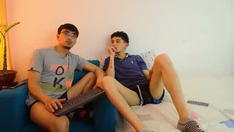 FallGays online show from 10, 7, 2026