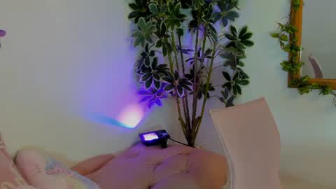 Snapshot of faloonroussel chatting on 18, 7, 2026 Faloon online show from 18, 7, 2026