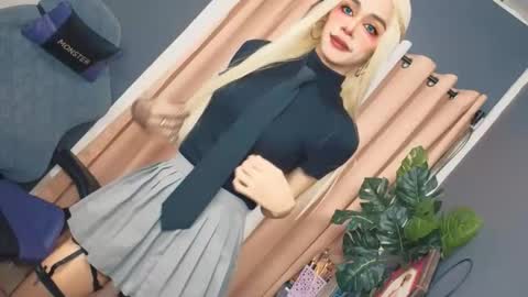 Snapshot of familystroke_twinny8 chatting on 13, 9, 2025 Alexandra x Alexandro online show from 13, 9, 2025