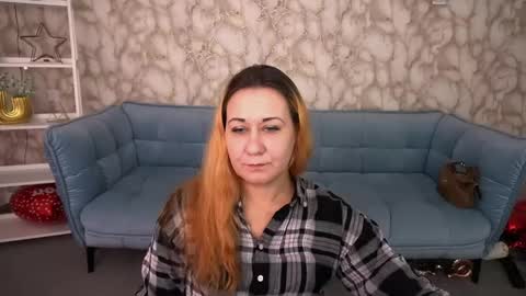 Snapshot of famousemuse chatting on 15, 4, 2026 famousemuse online show from 15, 4, 2026