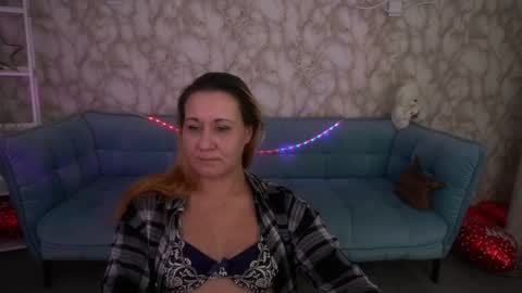 Snapshot of famousemuse chatting on 21, 4, 2026 famousemuse online show from 21, 4, 2026