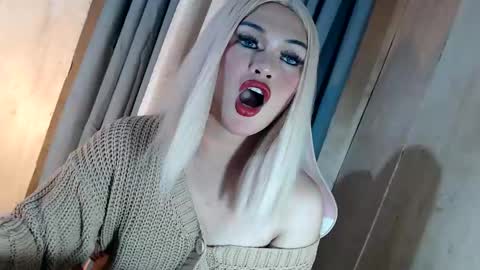Snapshot of fantasticcock69_daniella chatting on 11, 5, 2026 DANIELLA - DONT FORGET TO GIVE ME A THUMBSU UP online show from 11, 5, 2026