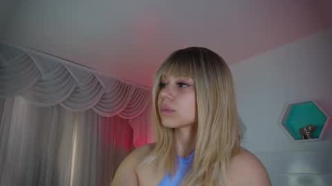 Snapshot of farahh_magdaly chatting on 4, 11, 2025 Farah online show from 4, 11, 2025