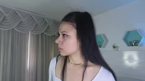 Snapshot of farahh_magdaly chatting on 7, 11, 2025 Farah online show from 7, 11, 2025