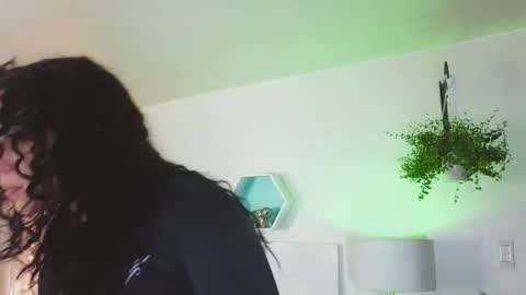 Snapshot of farahh_magdaly chatting on 13, 11, 2025 Farah online show from 13, 11, 2025