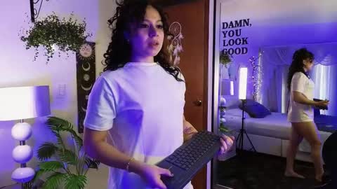 Snapshot of farahh_magdaly chatting on 22, 11, 2025 Farah online show from 22, 11, 2025