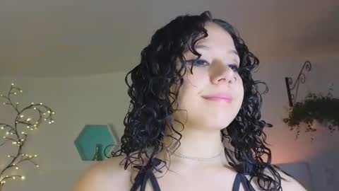 Snapshot of farahh_magdaly chatting on 5, 12, 2025 Farah online show from 5, 12, 2025