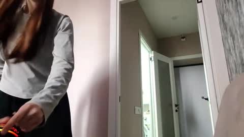 Snapshot of farahmantifel chatting on 5, 10, 2025 Anna Scovich online show from 5, 10, 2025