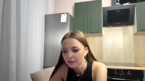 Snapshot of farahmantifel chatting on 8, 10, 2025 Anna Scovich online show from 8, 10, 2025