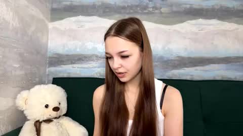 Snapshot of farahmantifel chatting on 15, 11, 2025 Anna Scovich online show from 15, 11, 2025