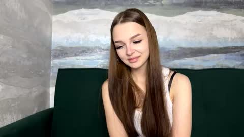 Snapshot of farahmantifel chatting on 15, 12, 2025 Anna Scovich online show from 15, 12, 2025