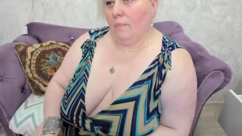 fashiona online show from 2, 3, 2025