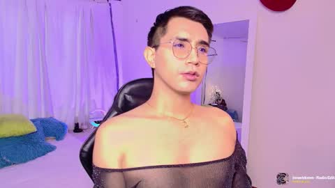 Snapshot of fatass_420 chatting on 12, 11, 2025 Johan online show from 12, 11, 2025