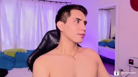 Snapshot of fatass_420 chatting on 19, 11, 2025 Johan online show from 19, 11, 2025